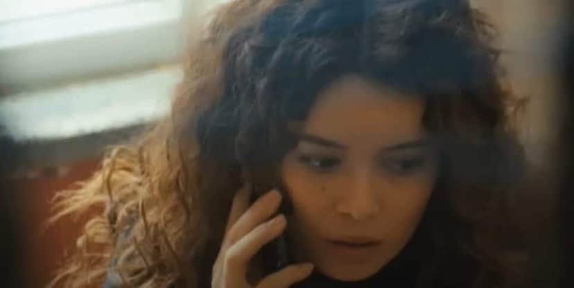 Sirin está ainda mais descompensada após receber carta e ligação de ameaça (Foto: Reprodução/ Record TV) Sirin está ainda mais descompensada após receber carta e ligação de ameaça (Foto: Reprodução/ Record TV)