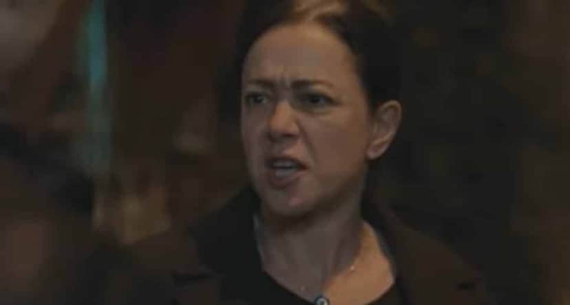 Hatice não aguenta mais as palhaçadas de sua filha na novela (Foto: Reprodução/ Record TV) Hatice não aguenta mais as palhaçadas de sua filha na novela (Foto: Reprodução/ Record TV)