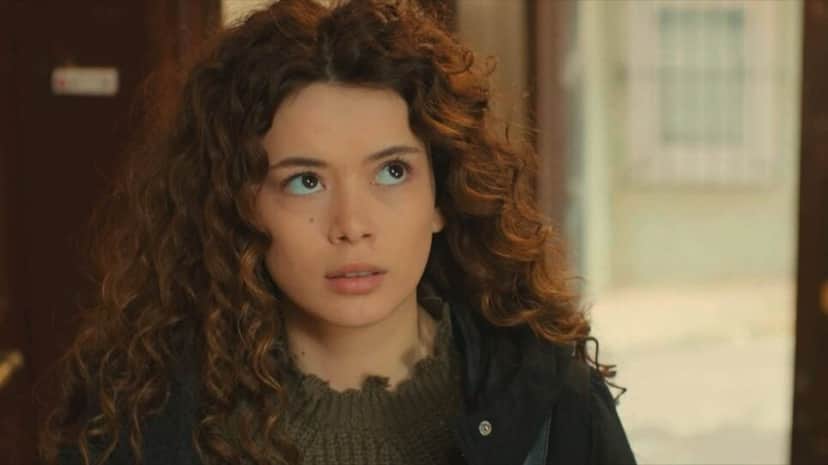 Força de Mulher: Sirin mal foi perdoada e já apronta mais uma (Foto: Reprodução/ Record TV) Força de Mulher: Sirin mal foi perdoada e já apronta mais uma (Foto: Reprodução/ Record TV)