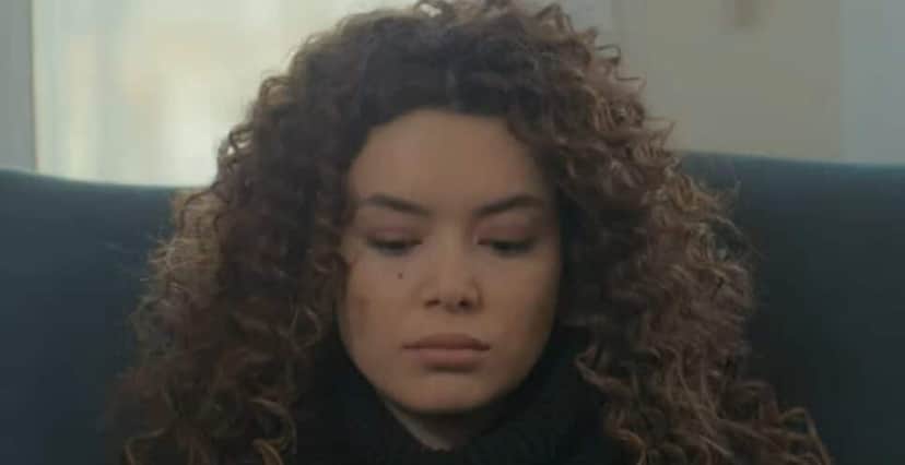 Sirin não perdoa e toma atitude terrível com Nisan (Foto: Reprodução/ Record TV) Sirin não perdoa e toma atitude terrível com Nisan (Foto: Reprodução/ Record TV)