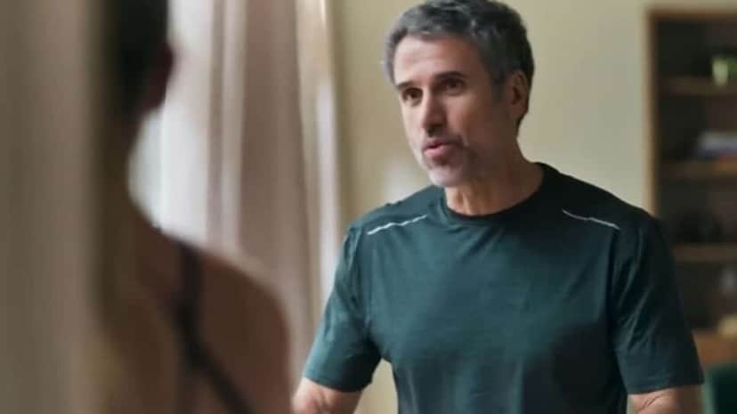 Eriberto Leão interpreta Robson na novela das 9 (Foto: Reprodução/ Globoplay) Eriberto Leão interpreta Robson na novela das 9 (Foto: Reprodução/ Globoplay)