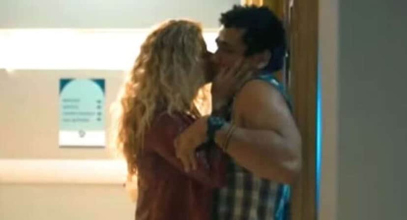 Chico trai Madá com Roxelle (Foto: Reprodução/ TV Globo) Chico trai Madá com Roxelle (Foto: Reprodução/ TV Globo)