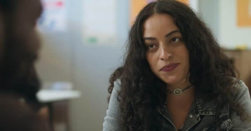 Volta Por Cima: Cacá está namorando Jão e Madá tem reação (Foto: Reprodução/ TV Globo) Volta Por Cima: Cacá está namorando Jão e Madá tem reação (Foto: Reprodução/ TV Globo)
