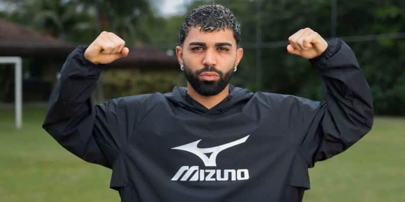 Gabigol assina contrato com Mizuno (Reprodução/Instagram) Gabigol assina contrato com Mizuno (Reprodução/Instagram)