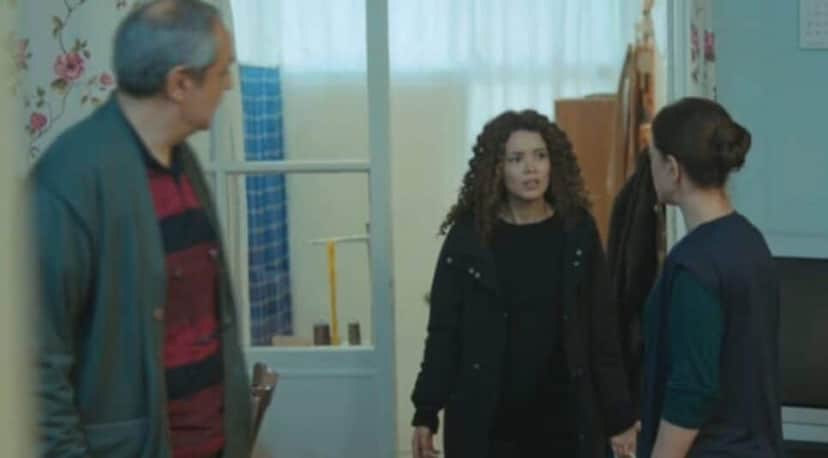 Hatice e Enver ficam horrorizados com descoberta e aceitam esconder segredo de Bahar (Foto: Reprodução/ Record TV) Hatice e Enver ficam horrorizados com descoberta e aceitam esconder segredo de Bahar (Foto: Reprodução/ Record TV)