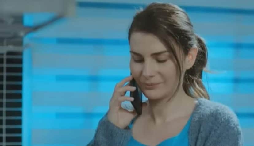 Jale aconselha Hatice a convidar pessoa de confiança para jantar e amansar Sirin (Foto: Reprodução/ Record TV) Jale aconselha Hatice a convidar pessoa de confiança para jantar e amansar Sirin (Foto: Reprodução/ Record TV)