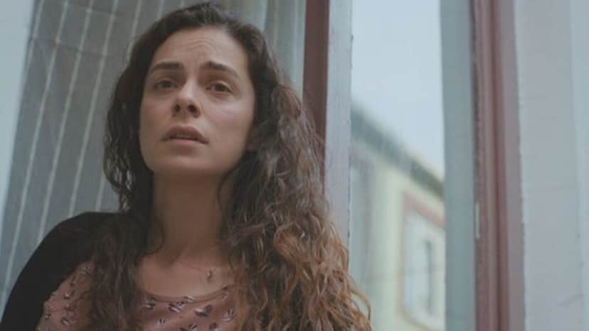 Bahar recebe notícia excelente de Jale e fica incrédula (Foto: Reprodução/ Record TV) Bahar recebe notícia excelente de Jale e fica incrédula (Foto: Reprodução/ Record TV)