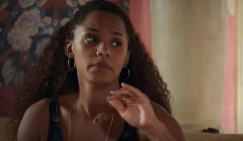 Madá briga com Tati após a irmã ceder a proposta de tio Osmar (Foto: Reprodução/ Globo) Madá briga com Tati após a irmã ceder a proposta de tio Osmar (Foto: Reprodução/ Globo)