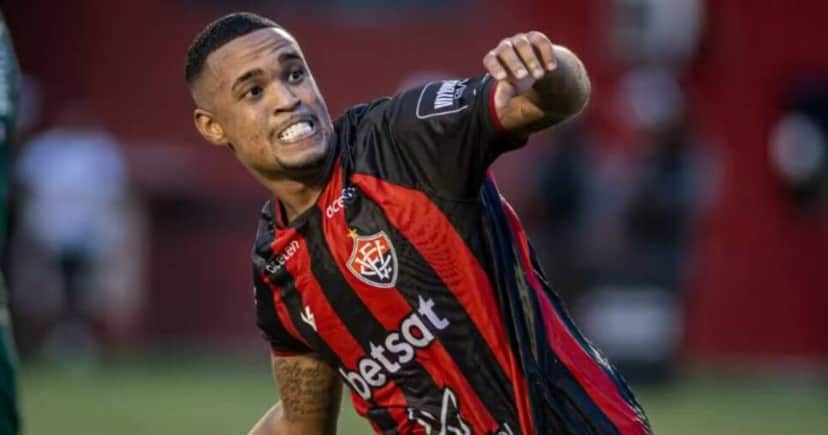 Allerandro, jogador do Vitória (Foto: Reprodução/ Vitória FC) Allerandro, jogador do Vitória (Foto: Reprodução/ Vitória FC)