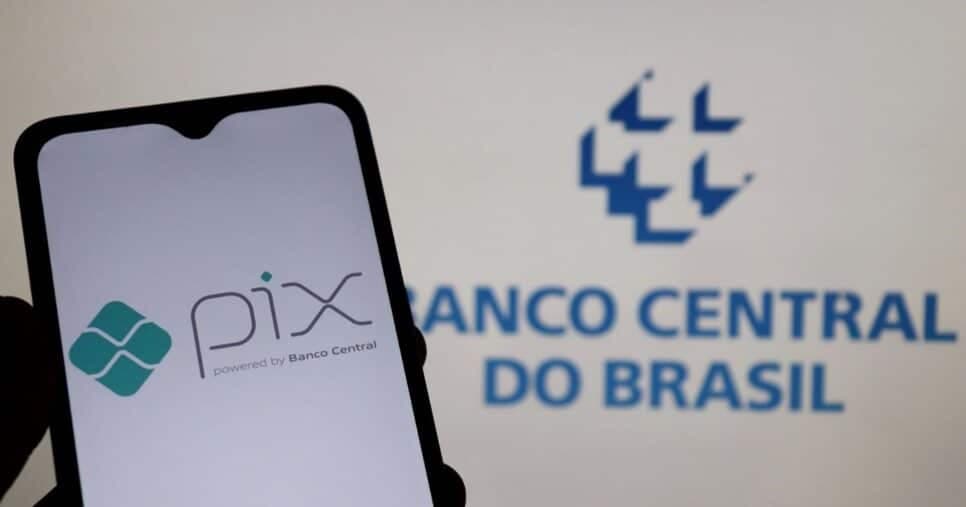 O anuncio do Banco Central sobre nova lei do PIX em vigor em 2025 e +2 alertas severos
