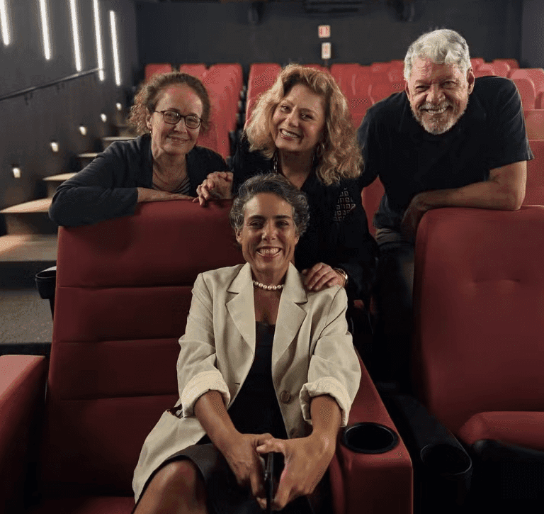 Renée de Vielmond com Vera Fischer, Antonio Grassi e Julia Barreto — Foto: reprodução/ instagram Renée de Vielmond com Vera Fischer, Antonio Grassi e Julia Barreto — Foto: reprodução/ instagram