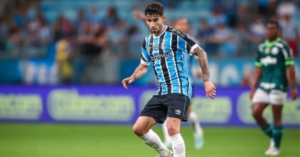 Villasanti deve permanecer no Grêmio (Reprodução: Lucas Uebel) Villasanti deve permanecer no Grêmio (Reprodução: Lucas Uebel)