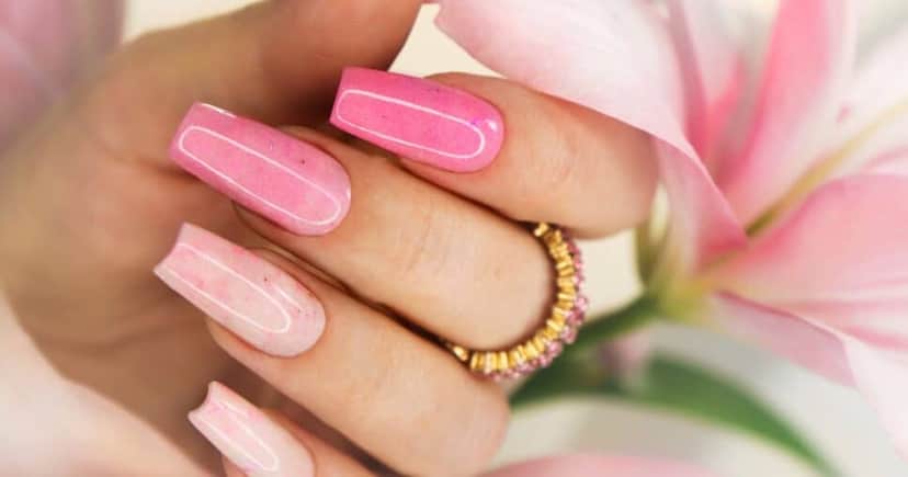 Unhas rosa (Foto: Canva) Unhas rosa (Foto: Canva)