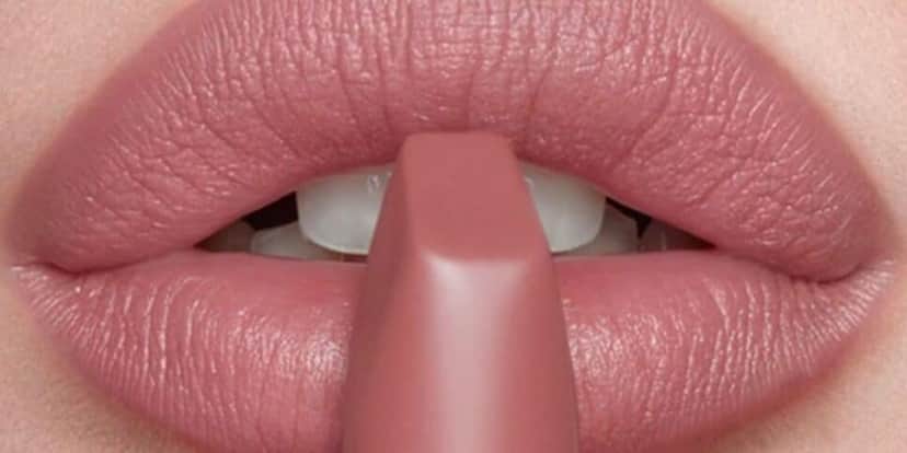 Batom em tons de nudes rosados para peles maduras (Foto: Divulgação) Batom em tons de nudes rosados para peles maduras (Foto: Divulgação)
