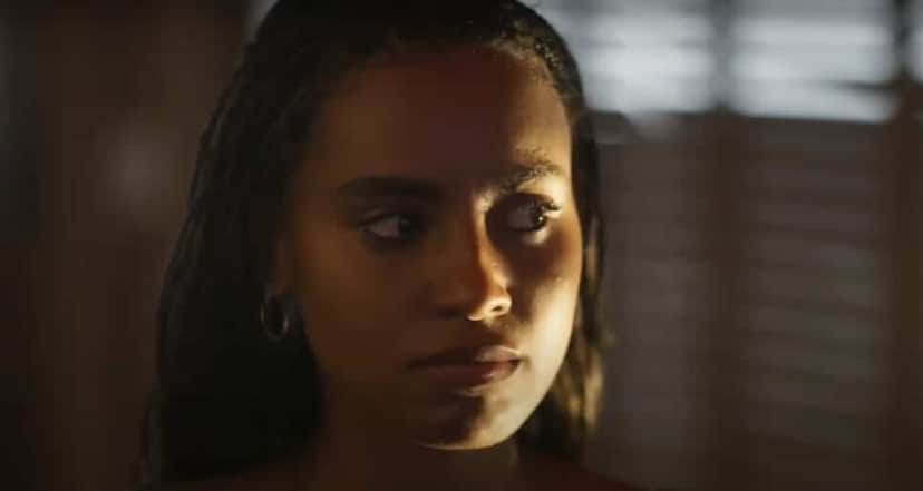 Viola vê vingança ir por água abaixo e ainda perde emprego (Foto: Reprodução/ Globoplay) Viola vê vingança ir por água abaixo e ainda perde emprego (Foto: Reprodução/ Globoplay)
