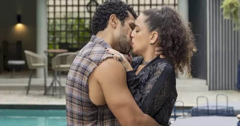 Malandros se unem em beijo (Foto: Reprodução/ TV Globo) Malandros se unem em beijo (Foto: Reprodução/ TV Globo)