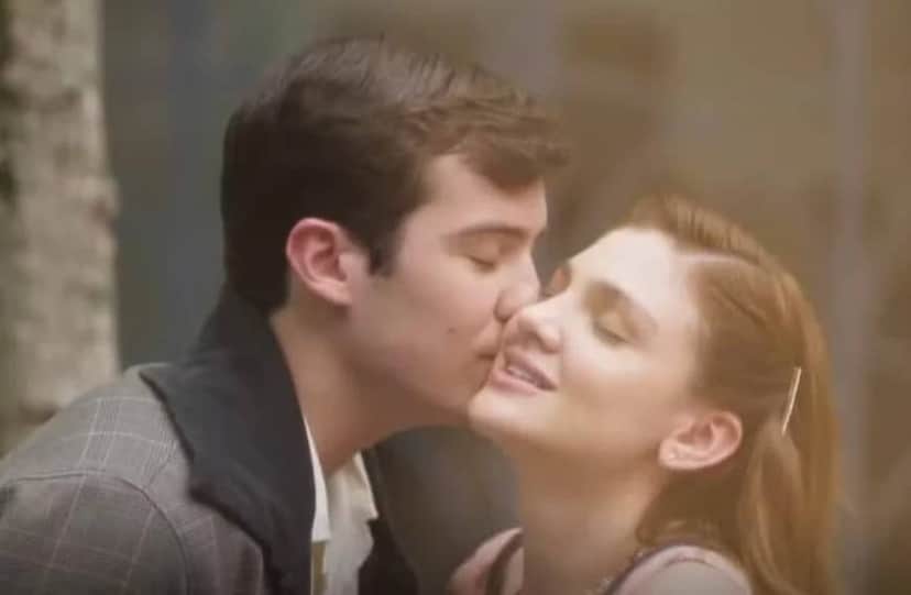 Edu (Caio Manhente) e Celeste (Debora Ozório) em cena de Garota do Momento (Foto: Reprodução / Globo) Edu (Caio Manhente) e Celeste (Debora Ozório) em cena de Garota do Momento (Foto: Reprodução / Globo)