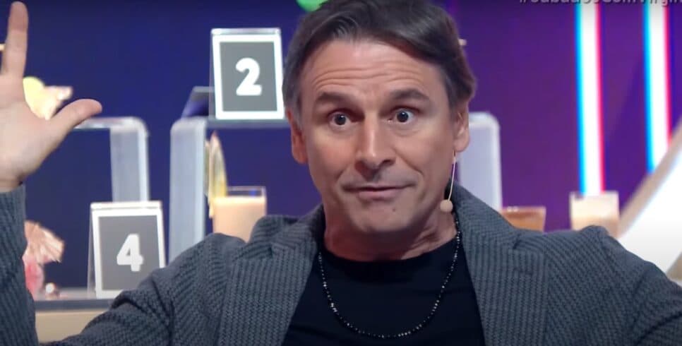 Galã expõe que diretor pediu para ele ficar pelado em cena e que se negou (Foto: Reprodução/ SBT/ YouTube) Galã expõe que diretor pediu para ele ficar pelado em cena e que se negou (Foto: Reprodução/ SBT/ YouTube)