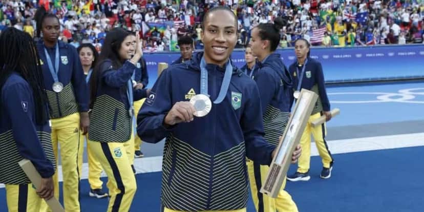 Thais Ferreira medalhista de prata pelo Brasil nas Olimpíadas (Reprodução: Rafael Ribeiro) Thais Ferreira medalhista de prata pelo Brasil nas Olimpíadas (Reprodução: Rafael Ribeiro)