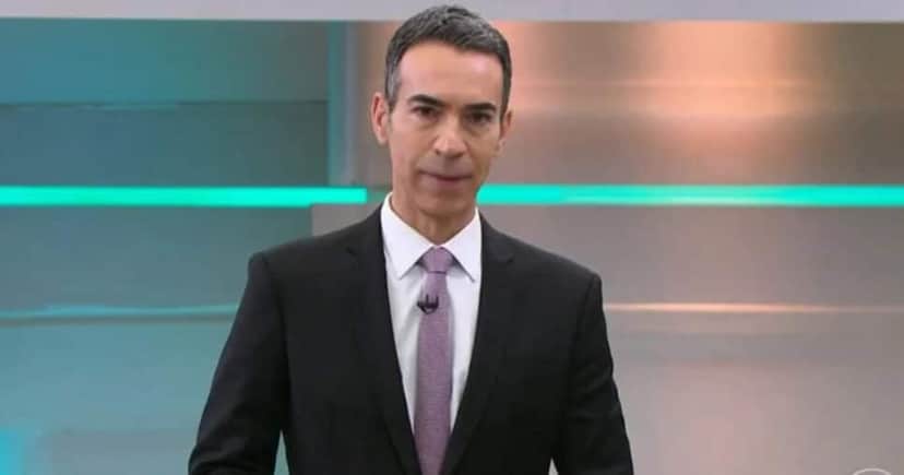 César Tralli, âncora do Jornal Hoje, da Globo, vê braço direito ser demitida (Foto: Reprodução/Globo) César Tralli, âncora do Jornal Hoje, da Globo, vê braço direito ser demitida (Foto: Reprodução/Globo)