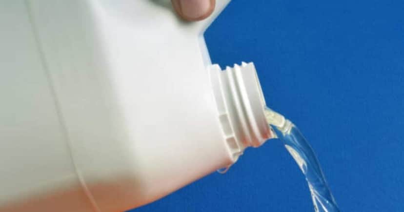 Água sanitária acabou sendo proibida pela Anvisa (Foto: Reprodução/ Internet) Água sanitária acabou sendo proibida pela Anvisa (Foto: Reprodução/ Internet)