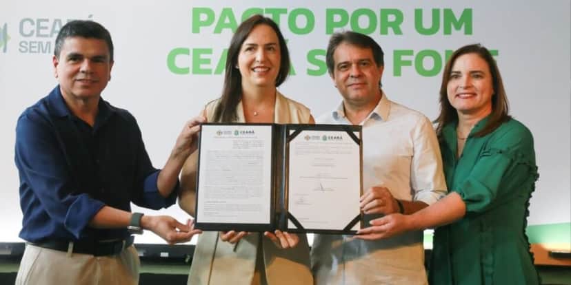 Evandro Leitão assina adesão de Fortaleza ao Pacto Ceará Sem Fome (Foto: Kiko Silva) Evandro Leitão assina adesão de Fortaleza ao Pacto Ceará Sem Fome (Foto: Kiko Silva)