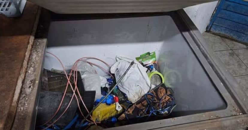 Refrigeradores abertos e com equipamentos elétricos dentro (Foto Reprodução/VISA) Refrigeradores abertos e com equipamentos elétricos dentro (Foto Reprodução/VISA)