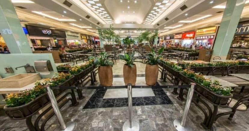 Interior do Shopping Aricanduva em SP - Foto: Montagem Interior do Shopping Aricanduva em SP - Foto: Montagem