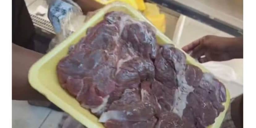 Carne estragada é encontrada em mercado (Foto: TV Globo) Carne estragada é encontrada em mercado (Foto: TV Globo)
