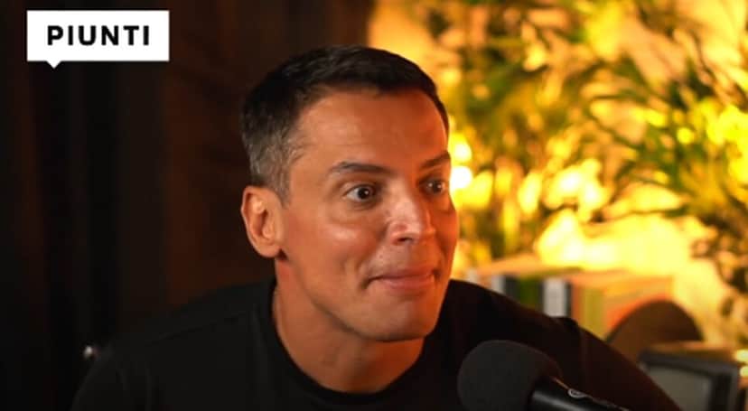 Leo Dias revela traição de sertanejo casado: "Amante de 9 anos" (Foto: Reprodução/ YouTube) Leo Dias revela traição de sertanejo casado: "Amante de 9 anos" (Foto: Reprodução/ YouTube)