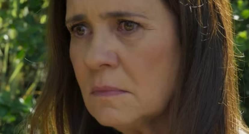 No último capítulo de Mania de Você, Mércia decide entre o amante e o filho (Foto: Reprodução/ TV Globo) No último capítulo de Mania de Você, Mércia decide entre o amante e o filho (Foto: Reprodução/ TV Globo)