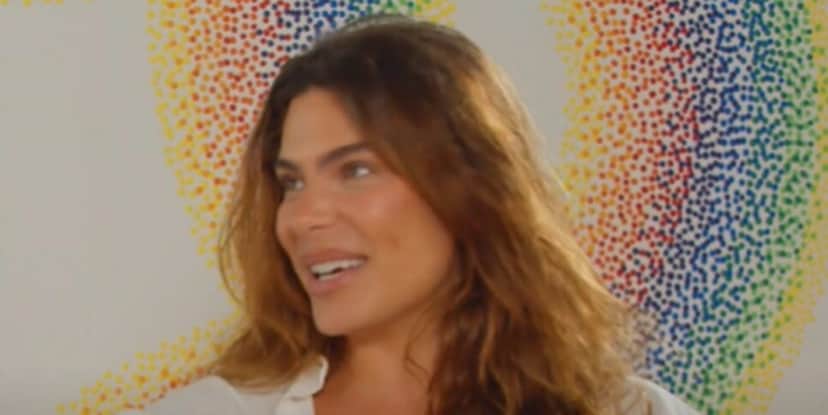 Ex-mulher do ator global expõe sofrimento e busca pela superação do fim (Foto: Reprodução/ YouTube) Ex-mulher do ator global expõe sofrimento e busca pela superação do fim (Foto: Reprodução/ YouTube)