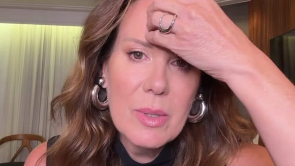 Ex-apresentadora do SBT viraliza nas redes sociais com caixinhas de perguntas com dizerem sórdidos (Foto: Reprodução/ Instagram) Ex-apresentadora do SBT viraliza nas redes sociais com caixinhas de perguntas com dizerem sórdidos (Foto: Reprodução/ Instagram)