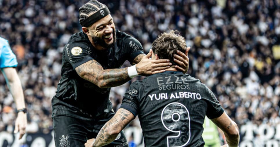 Memphis Depay e Yuri Alberto no Corinthians (Foto: Danilo Fernandes / Meu Timão) Memphis Depay e Yuri Alberto no Corinthians (Foto: Danilo Fernandes / Meu Timão)