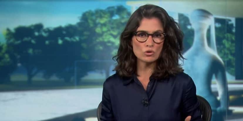 Renata Vasconcellos no Jornal Nacional (Foto: Reprodução / Globo) Renata Vasconcellos no Jornal Nacional (Foto: Reprodução / Globo)