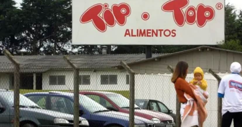Fábrica Tip Top Alimentos, em Curitiba, PR, entre os anos 80/90 (Foto Reprodução/XV Curitiba) Fábrica Tip Top Alimentos, em Curitiba, PR, entre os anos 80/90 (Foto Reprodução/XV Curitiba)