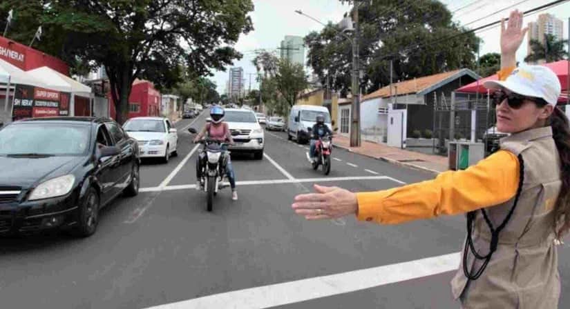 Agente de Trânsito (Foto: Reprodução / Agetran) Agente de Trânsito (Foto: Reprodução / Agetran)