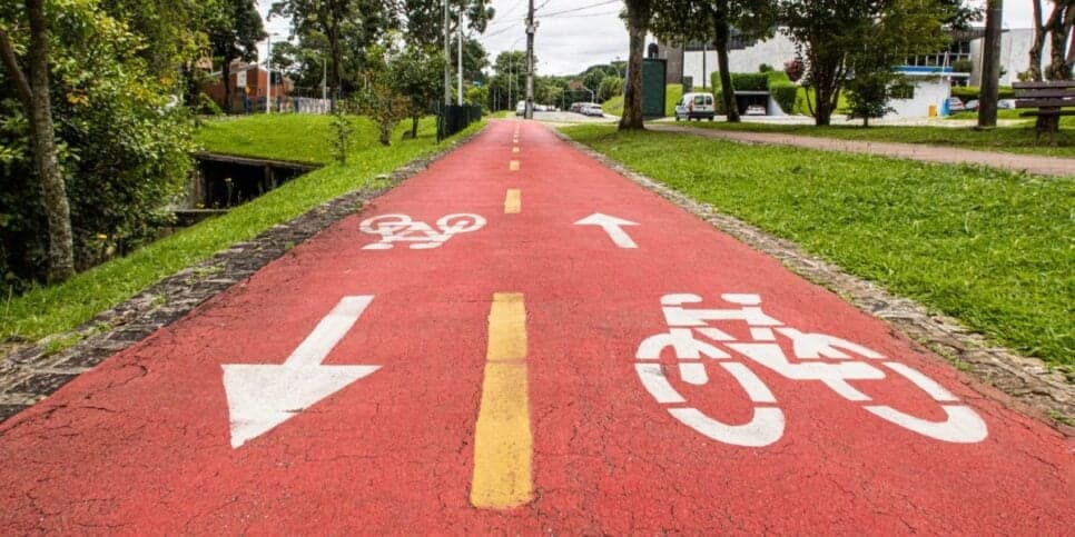 Ciclovias servem para uso exclusivo de bicicletas (Reprodução: Internet) Ciclovias servem para uso exclusivo de bicicletas (Reprodução: Internet)