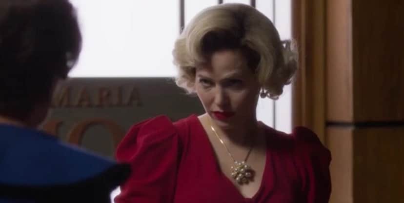 Zélia surta com ressurreição dos mortos de capanga da rival (Fotos: Reprodução/ TV Globo) Zélia surta com ressurreição dos mortos de capanga da rival (Fotos: Reprodução/ TV Globo)