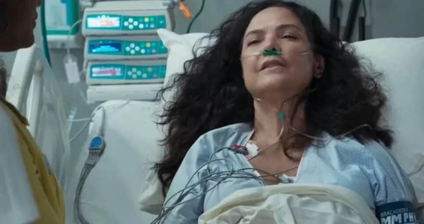Doralice vai parar no hospital após desmaio (Foto: Reprodução/ TV Globo) Doralice vai parar no hospital após desmaio (Foto: Reprodução/ TV Globo)