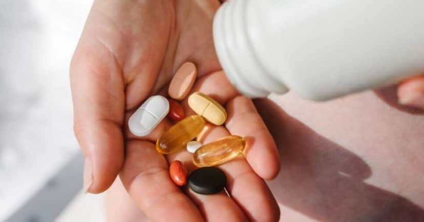 ANVISA proíbe 13 suplementos alimentares (Foto Reprodução/Freepik) ANVISA proíbe 13 suplementos alimentares (Foto Reprodução/Freepik)