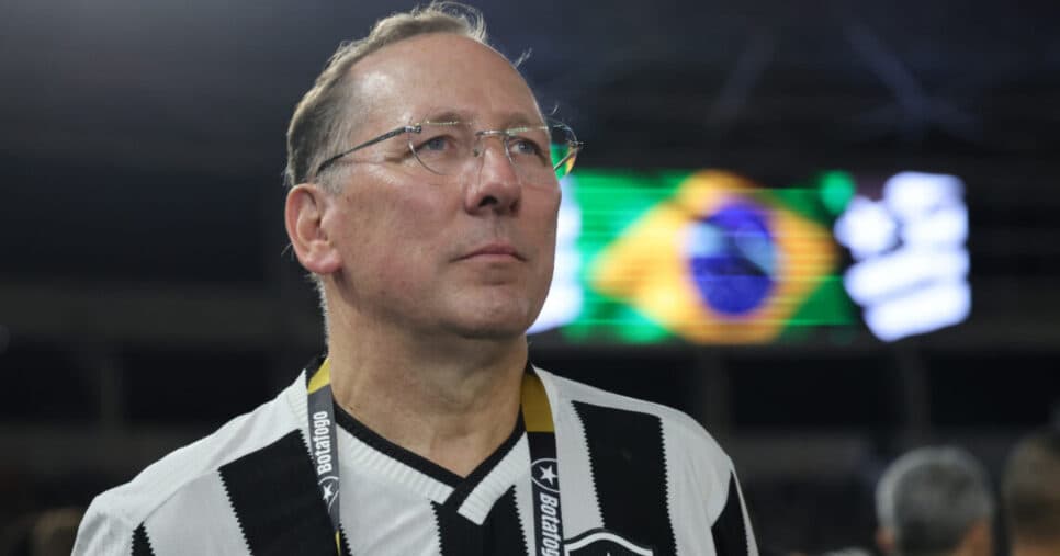 Botafogo em alerta: Textor tem demissão aprovada em SAF (Foto: Wagner Meier/Getty Images) Botafogo em alerta: Textor tem demissão aprovada em SAF (Foto: Wagner Meier/Getty Images)