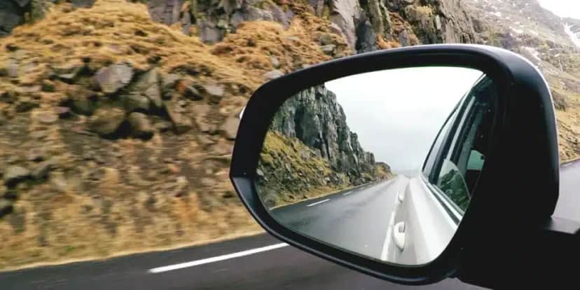 Retrovisor (Foto: Canva) Retrovisor (Foto: Canva)