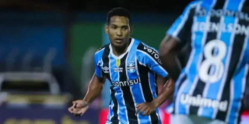 João Lucas é um dos que deve se transferir ao Juventude (Reprodução: Maxi Franzoi) João Lucas é um dos que deve se transferir ao Juventude (Reprodução: Maxi Franzoi)