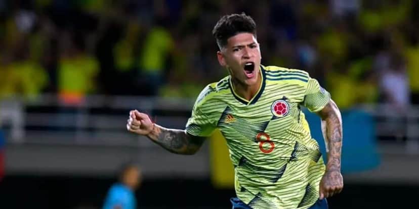 O meia também defende a seleção colombiana (Reprodução: Divulgação) O meia também defende a seleção colombiana (Reprodução: Divulgação)