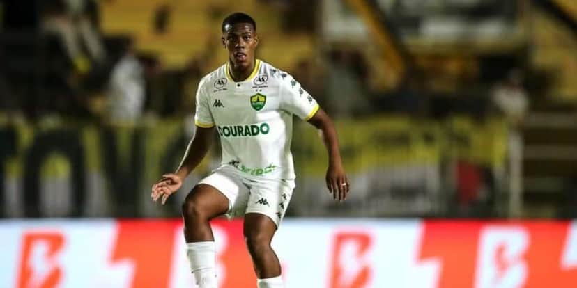 Lucas Eduardo estava emprestado ao Cuiabá (Reprodução: AssCom Dourado) Lucas Eduardo estava emprestado ao Cuiabá (Reprodução: AssCom Dourado)