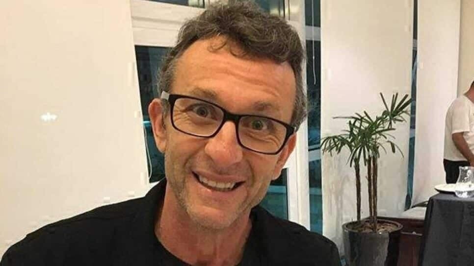 O ex-jogador e atual apresentador de esportivos é dono de canal assistido por milhares de pessoas (Foto: Reprodução/ Internet) O ex-jogador e atual apresentador de esportivos é dono de canal assistido por milhares de pessoas (Foto: Reprodução/ Internet)