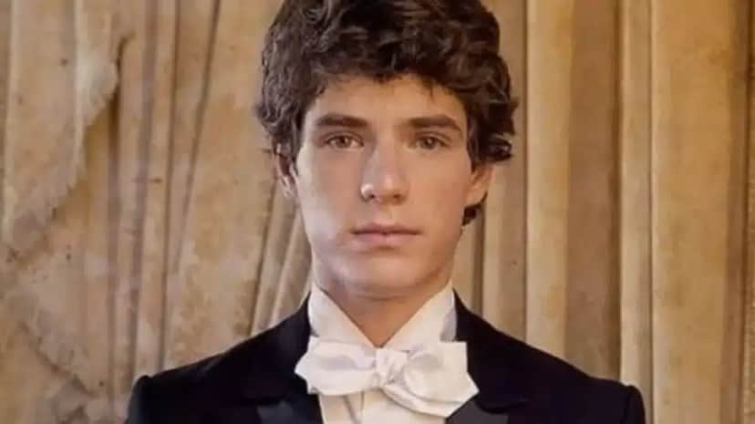 Mauricio Destri em sua primeira novela: "Cordel Encantado", em 2011 (Foto: Divulgação/ Globo) Mauricio Destri em sua primeira novela: "Cordel Encantado", em 2011 (Foto: Divulgação/ Globo)