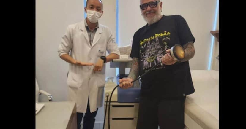 João Gordo e o médico Leandro Luamoto (Foto Reprodução/Instagram oficial João Gordo) João Gordo e o médico Leandro Luamoto (Foto Reprodução/Instagram oficial João Gordo)