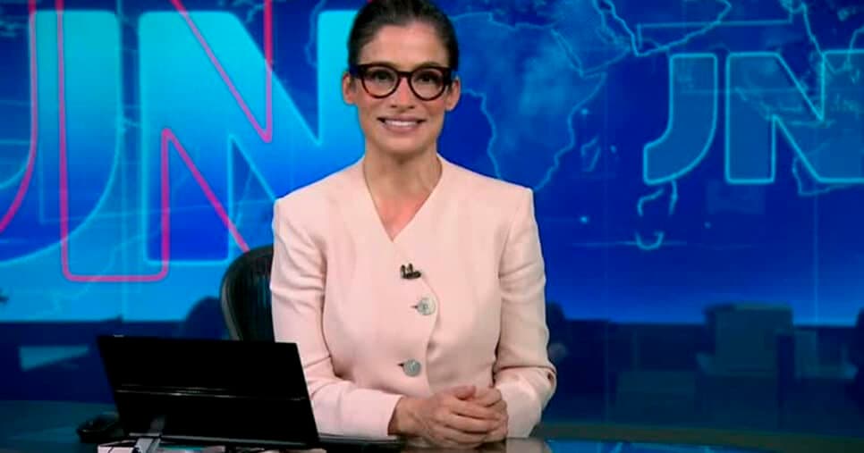 Renata Vasconcellos no Jornal Nacional da Nacional (Foto: Reprodução) Renata Vasconcellos no Jornal Nacional da Nacional (Foto: Reprodução)